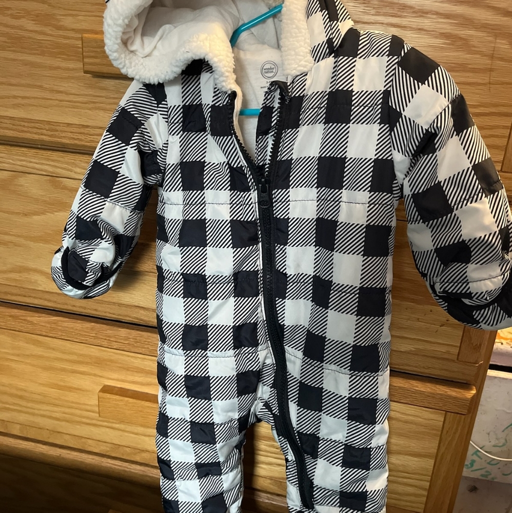 Like new 3-6 month snowsuitBlack and white Wonder Nation. $5